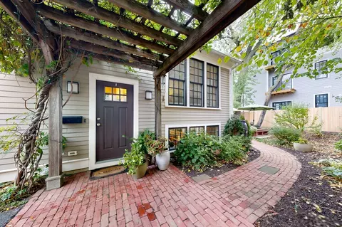 18 Hazel St #18, Cambridge, MA 02138