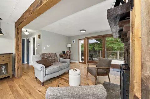 Living - 252 Leavitt St, Hingham, MA 02043 photo 1 of 1