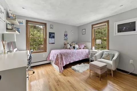 Bedroom - 252 Leavitt St, Hingham, MA 02043 photo 3 of 3
