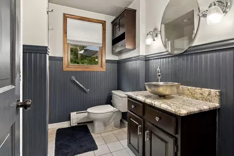 Bath - 252 Leavitt St, Hingham, MA 02043 photo 1 of 2