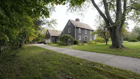 195 Mount Hope St, North Attleboro, MA 02760