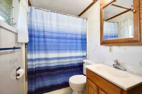 Bath - 30 Meadowlark Dr, Wareham, MA 02571 photo 1 of 2