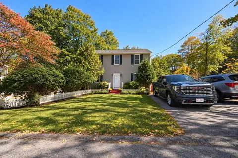 10 Watch St, Rochdale, MA 01542