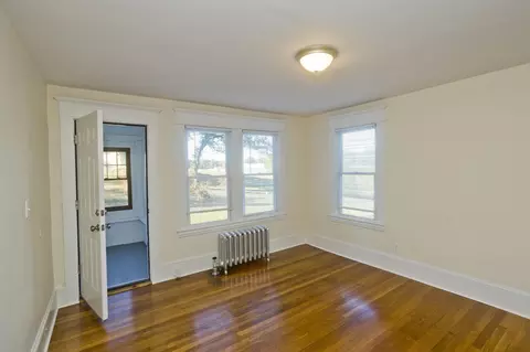 Living - 559-561 Wilbraham Rd, Springfield, MA 01109 photo 3 of 5