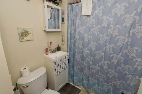 Bath - 559-561 Wilbraham Rd, Springfield, MA 01109 photo 2 of 2