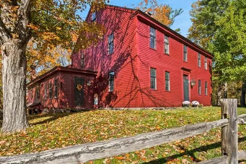 82 Hardwick Rd, Petersham, MA 01366