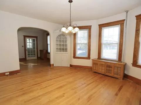 Living - 46 Barrett Ave, Worcester, MA 01605 photo 1 of 3