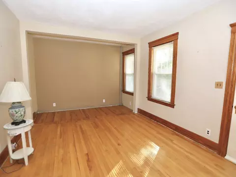 Living - 46 Barrett Ave, Worcester, MA 01605 photo 3 of 3