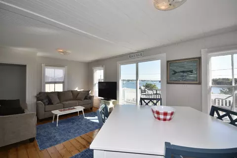 Dining - 51 South Blvd, Wareham, MA 02571 photo 1 of 3