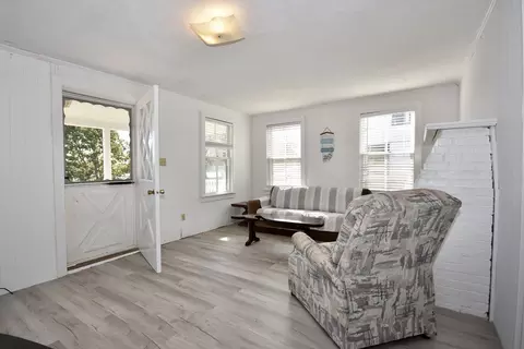 Living - 51 South Blvd, Wareham, MA 02571 photo 2 of 5