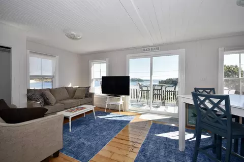 Living - 51 South Blvd, Wareham, MA 02571 photo 4 of 5