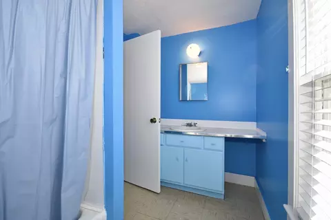 Bath - 51 South Blvd, Wareham, MA 02571 photo 1 of 3