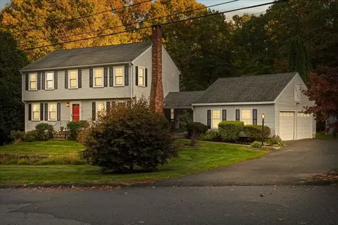 18 Fairview Dr, Southborough, MA 01772