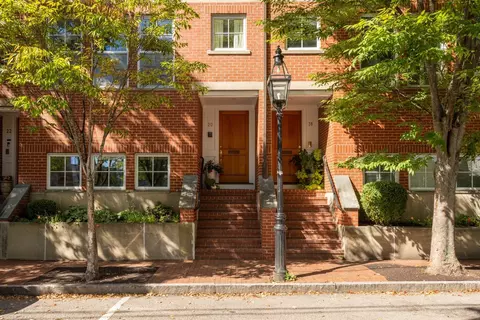 20 Porter St #20, Portsmouth, NH 03801
