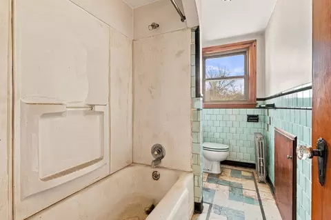 Bath - 149 Lake St, Webster, MA 01570 photo 2 of 2