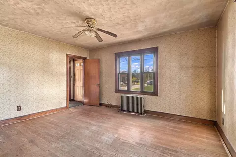 Bedroom - 149 Lake St, Webster, MA 01570 photo 1 of 8