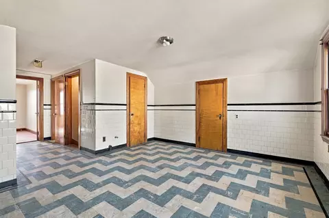 Entry Way - 149 Lake St, Webster, MA 01570 photo 4 of 5