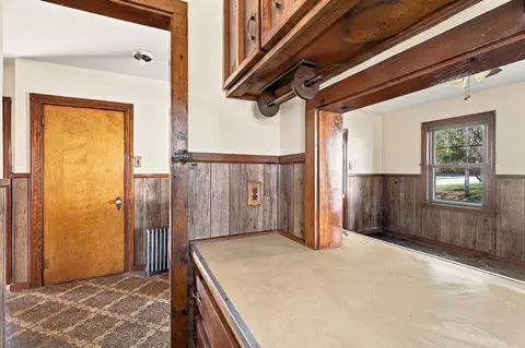Entry Way - 149 Lake St, Webster, MA 01570 photo 3 of 5