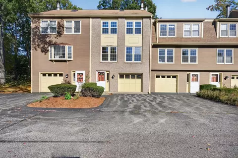 98 Heritage Dr #98, Tewksbury, MA 01876