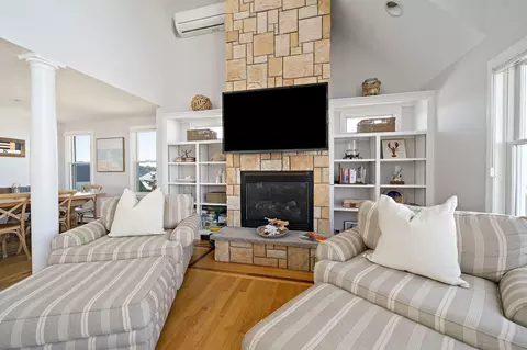 Living - 57 Ocean Dr, Scituate, MA 02066 photo 4 of 6