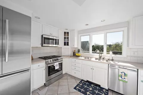 Kitchen - 57 Ocean Dr, Scituate, MA 02066 photo 5 of 5