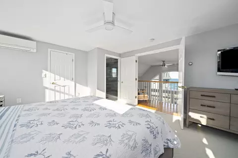 Bedroom - 57 Ocean Dr, Scituate, MA 02066 photo 3 of 7