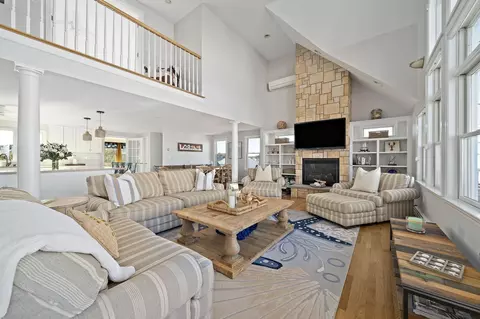 Living - 57 Ocean Dr, Scituate, MA 02066 photo 3 of 6