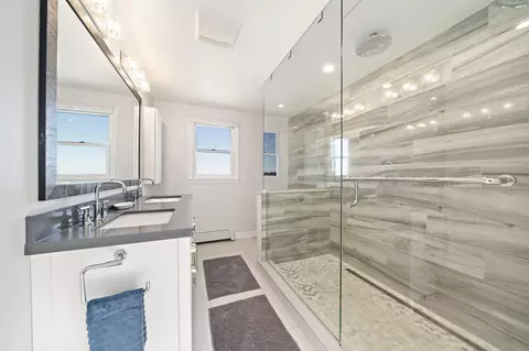 Bath - 57 Ocean Dr, Scituate, MA 02066 photo 2 of 4