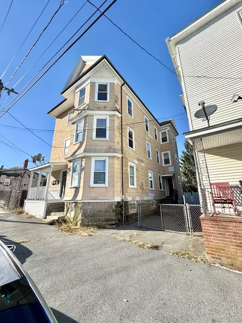 25 Adams St, New Bedford, MA 02746