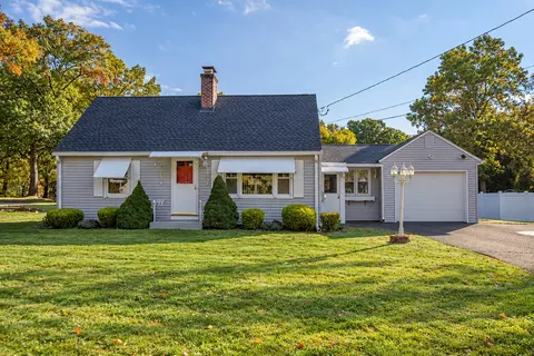 65 Ridgeway Dr, Feeding Hills, MA 01030