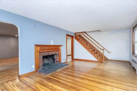 Living - 20 Wright St, North Reading, MA 01864 photo 3 of 6