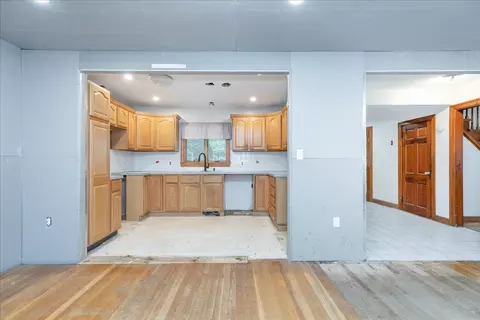 Entry Way - 20 Wright St, North Reading, MA 01864 photo 2 of 2