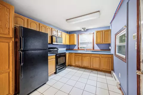 Kitchen - 80 Better Way, Springfield, MA 01119 photo 1 of 2