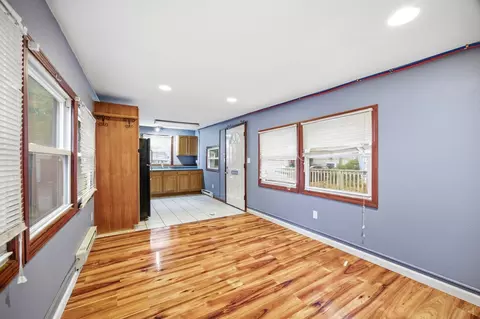 Living - 80 Better Way, Springfield, MA 01119 photo 2 of 4
