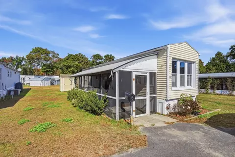 460 Collins St #33, Attleboro, MA 02703
