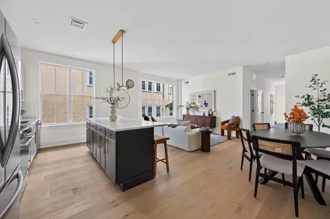 4471 Washington #204, Boston, MA 02131