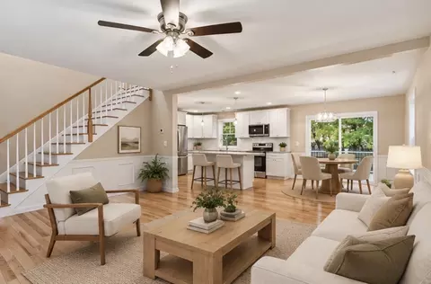 Living - 167 Dorset St, Springfield, MA 01108 photo 5 of 6