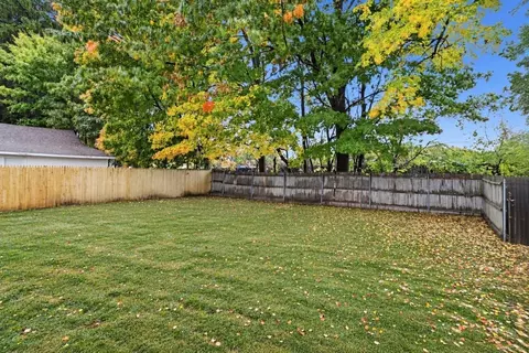 Exterior - 167 Dorset St, Springfield, MA 01108 photo 5 of 11