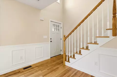 Entry Way - 167 Dorset St, Springfield, MA 01108 photo 1 of 3