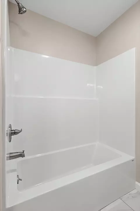 Bath - 167 Dorset St, Springfield, MA 01108 photo 4 of 4