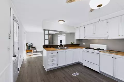 Kitchen - 47 Clems Way, Acushnet, MA 02743 photo 3 of 4