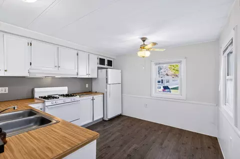 Kitchen - 47 Clems Way, Acushnet, MA 02743 photo 2 of 4