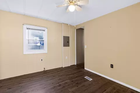 Bedroom - 47 Clems Way, Acushnet, MA 02743 photo 3 of 4