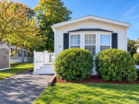 23 Chesapeake Rd, Holbrook, MA 02343