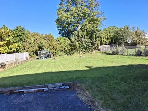 30 Riverview St, Fall River, MA 02724 photo 4