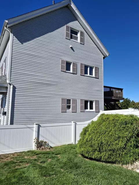 30 Riverview St, Fall River, MA 02724 photo 2