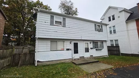 64 Howes, Springfield, MA 01118 photo 5