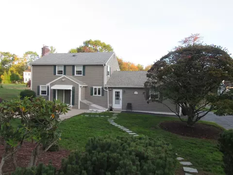 Exterior - 14 Pinegrove Rd, Hingham, MA 02043 photo 3 of 5