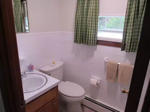 Bath - 14 Pinegrove Rd, Hingham, MA 02043 photo 1 of 2