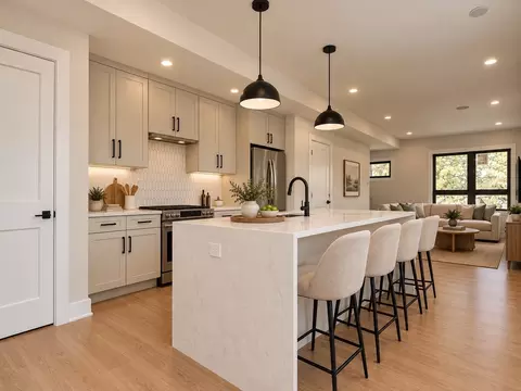 820 Hyde Park Ave #PH3, Hyde Park, MA 02136